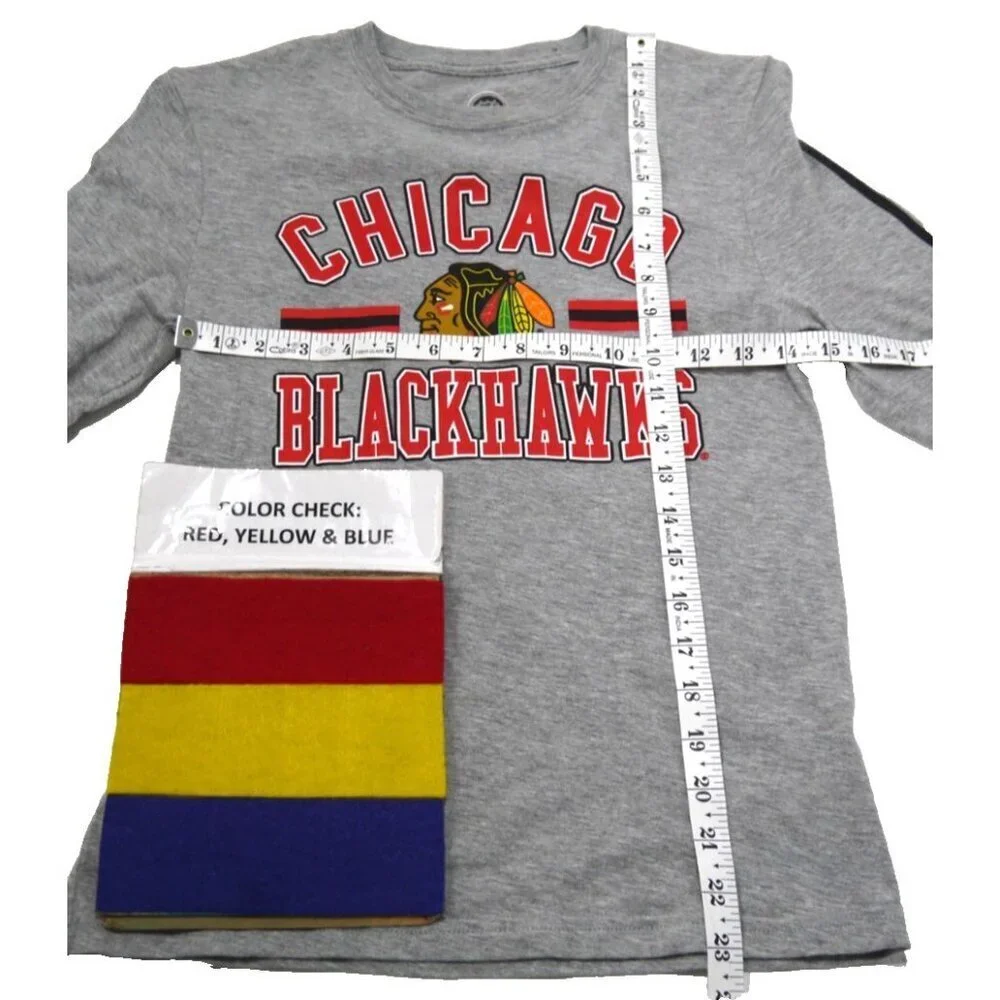 NHL Chicago Blackhawks gray long sleeve T Shirt YOUTH size M